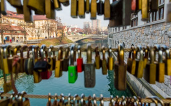 Драконів міст в Любляні, вид з мосту М'ясників, Словенія