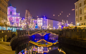 Потрійний міст і Францисканська церква Благовіщення в Любляні, Словенія